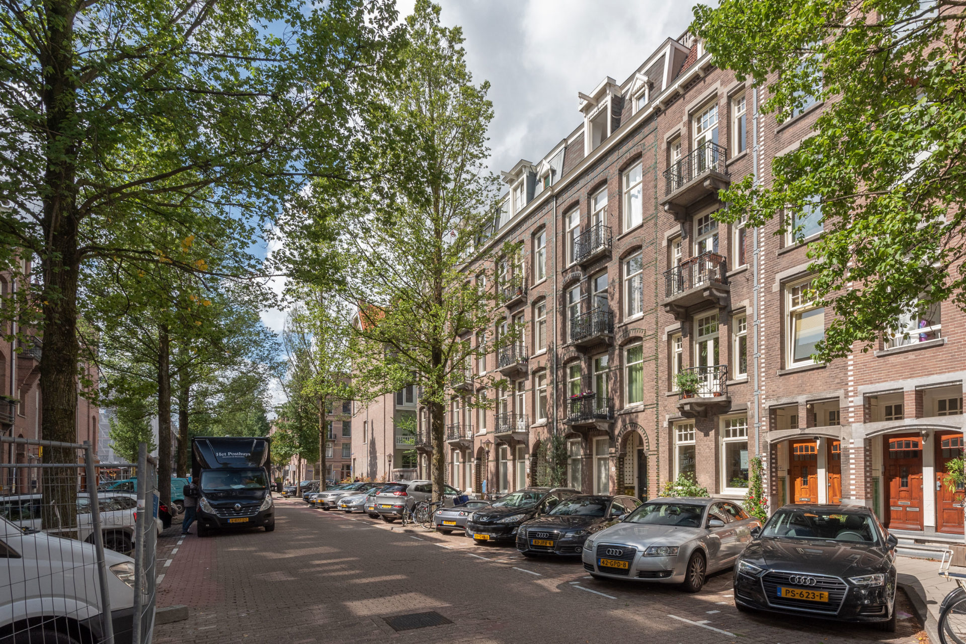 Geschilderde gevel aan de Frans van Mierisstraat
